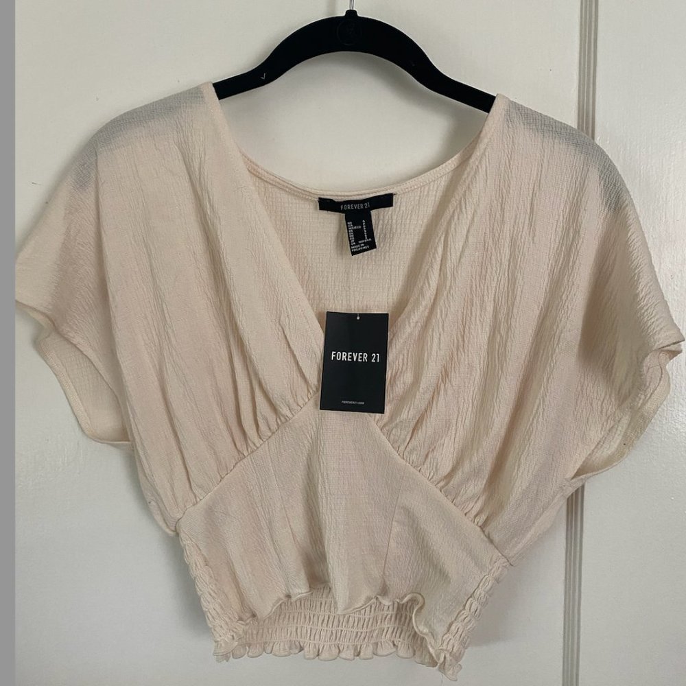 Forever 21 Cropped V-neck Shirt size small NWT